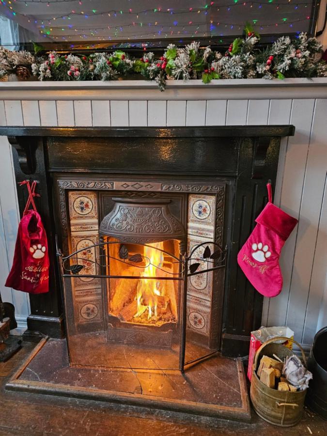 Dog And Partridge Inn Calne Extérieur photo