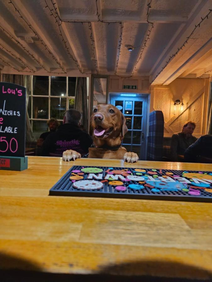 Dog And Partridge Inn Calne Extérieur photo